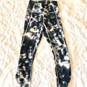 Fabletic Oasis 7/8 Leggings and Bra Set tie dye